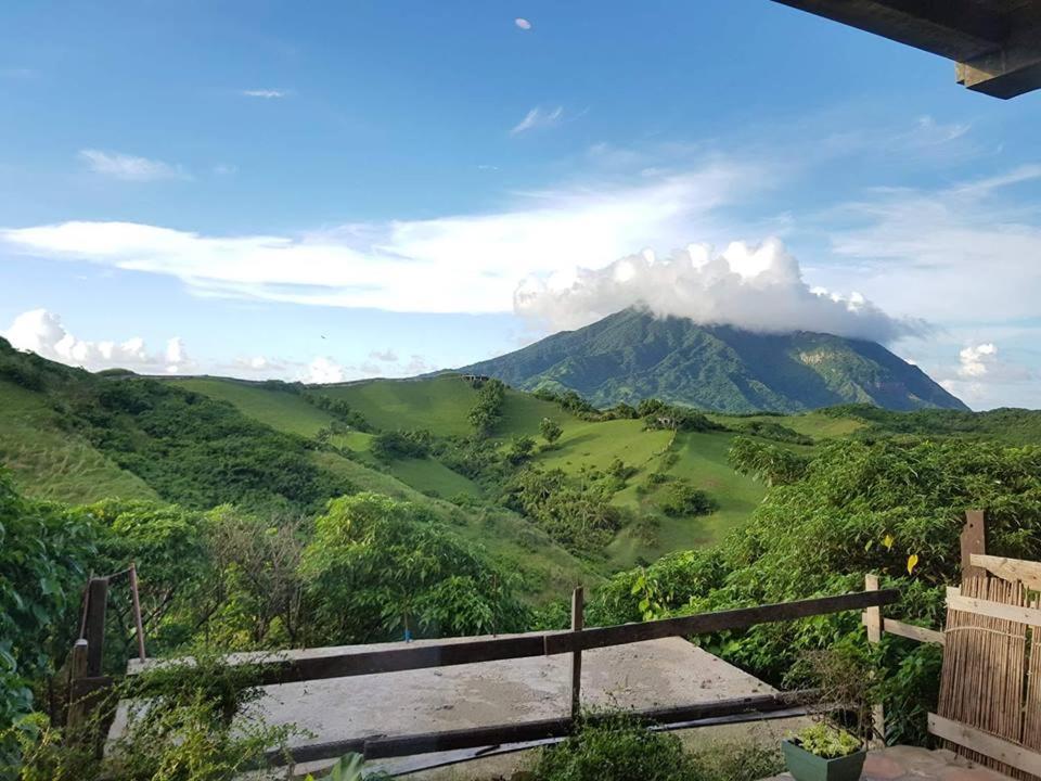 Florabells Iraya Guest House - Batanes Basco 外观 照片